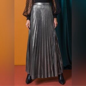 Flying Tomato Pleated Silver Metallic MIDI Skirt